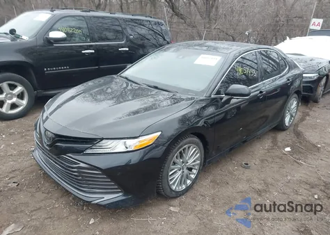 2018 Toyota Camry Xle z USA, uszkodzony, nr VIN 4T1B11HK3JU511368